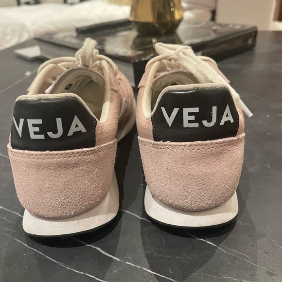Veja Women's Blush Pink Sneakers.Great condition. - Picture 6 of 7
